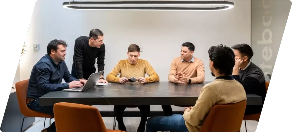 El equipo de Córdoba Notebooks en las oficinas de Córdoba